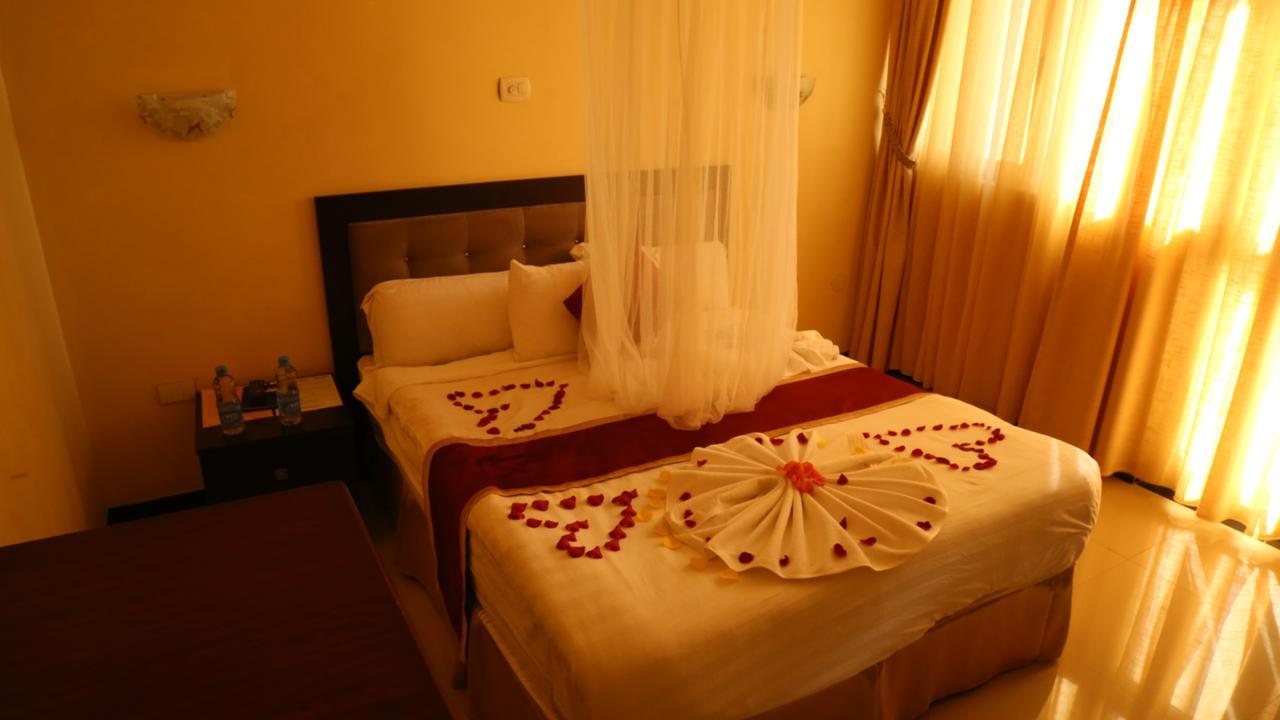 Lakemark Hotel And Tour Service Bahir Dar Exterior foto